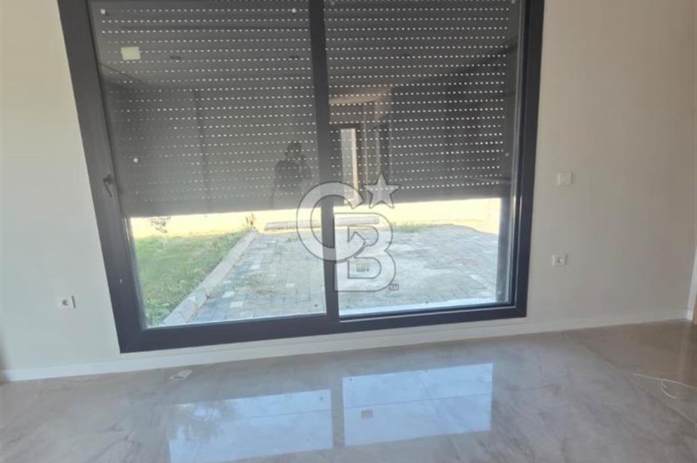 Karaağaç'ta Deniz Manzaralı Müstakil Havuzlu 4+1 Sıfır Villa
