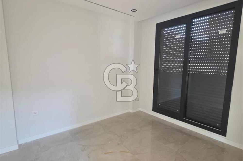 Karaağaç'ta Deniz Manzaralı Müstakil Havuzlu 4+1 Sıfır Villa
