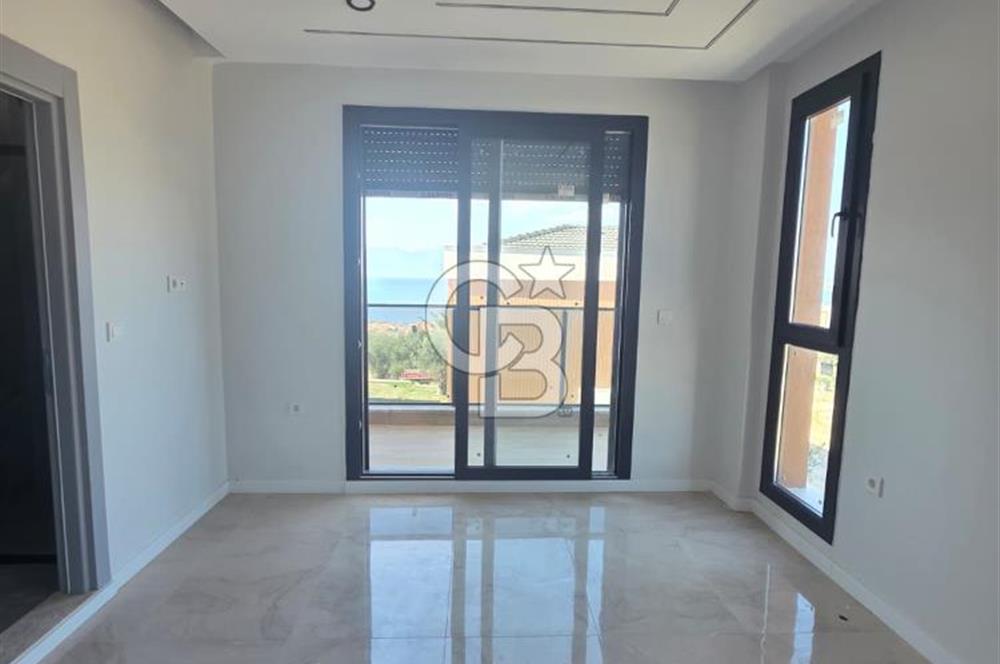 Karaağaç'ta Deniz Manzaralı Müstakil Havuzlu 4+1 Sıfır Villa