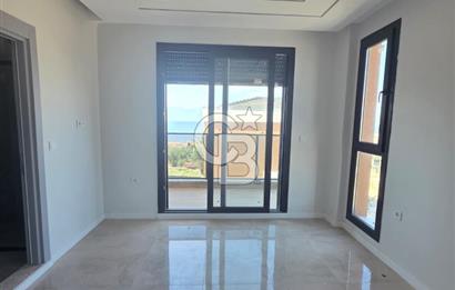 Karaağaç'ta Deniz Manzaralı Müstakil Havuzlu 4+1 Sıfır Villa