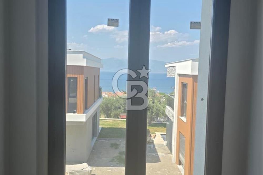 Karaağaç'ta Deniz Manzaralı Müstakil Havuzlu 4+1 Sıfır Villa