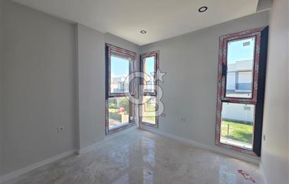 Karaağaç'ta Deniz Manzaralı Müstakil Havuzlu 4+1 Sıfır Villa