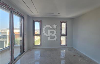 Karaağaç'ta Deniz Manzaralı Müstakil Havuzlu 4+1 Sıfır Villa