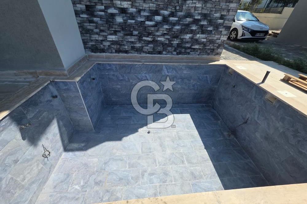 Karaağaç'ta Deniz Manzaralı Müstakil Havuzlu 4+1 Sıfır Villa