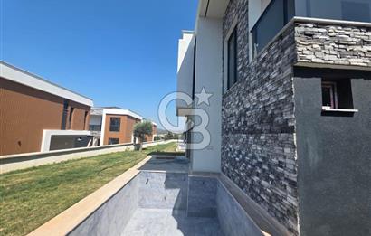 Karaağaç'ta Deniz Manzaralı Müstakil Havuzlu 4+1 Sıfır Villa