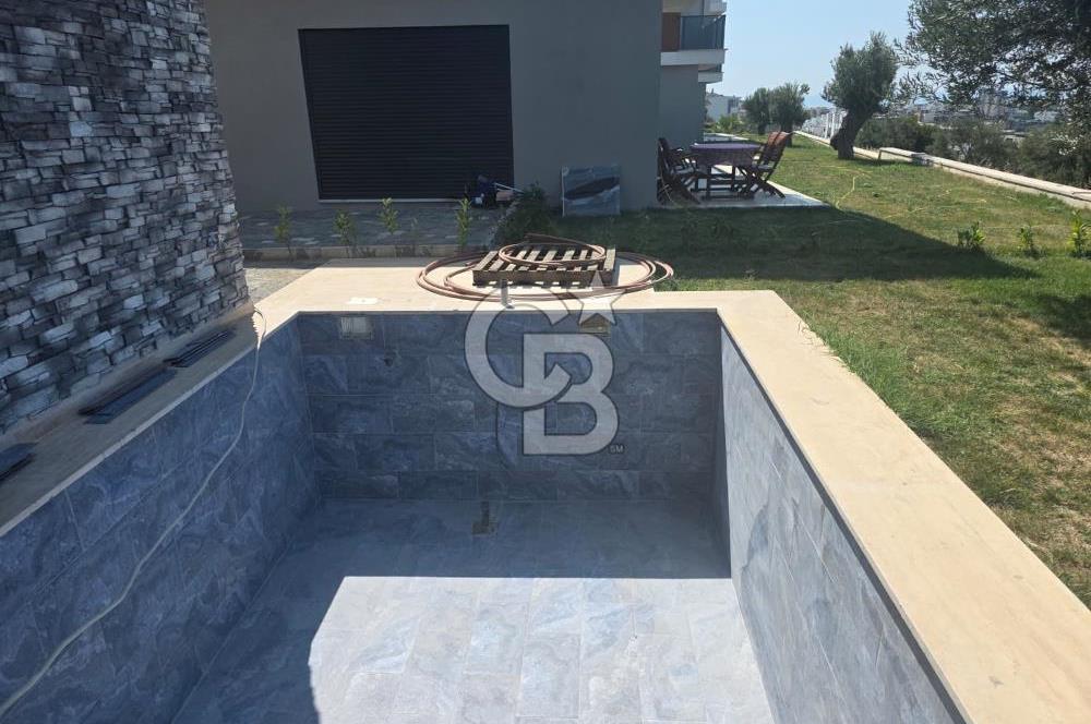 Karaağaç'ta Deniz Manzaralı Müstakil Havuzlu 4+1 Sıfır Villa