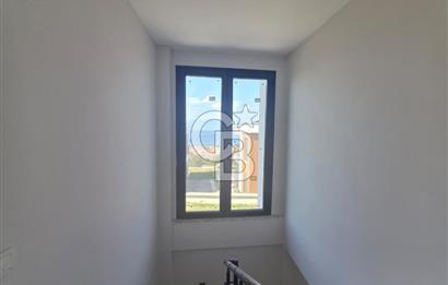 Karaağaç'ta Deniz Manzaralı Müstakil Havuzlu 4+1 Sıfır Villa