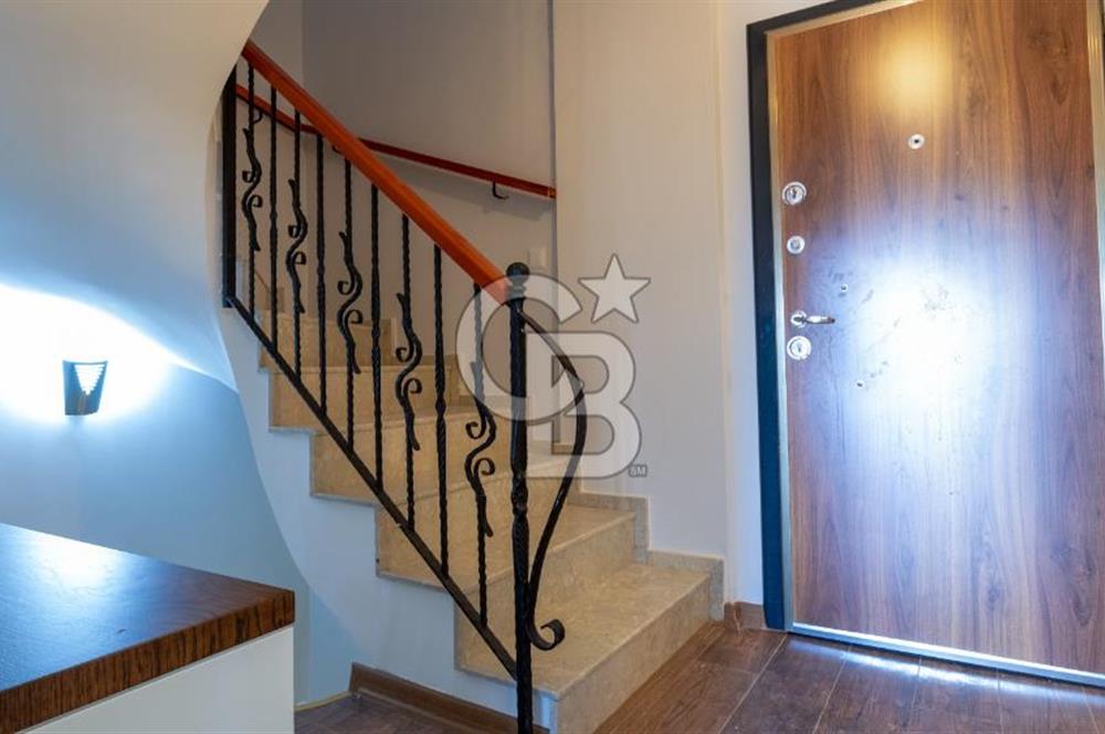 ÇEŞME ÖZGEKENT SİTESİ SATILIK 5+1 VİLLA 