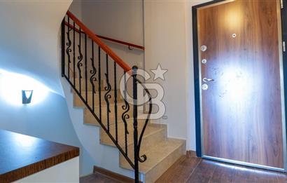 ÇEŞME ÖZGEKENT SİTESİ SATILIK 5+1 VİLLA 