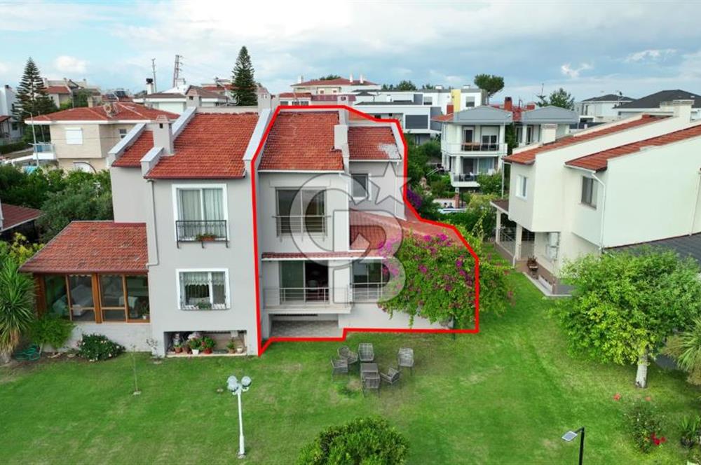 ÇEŞME ÖZGEKENT SİTESİ SATILIK 5+1 VİLLA 