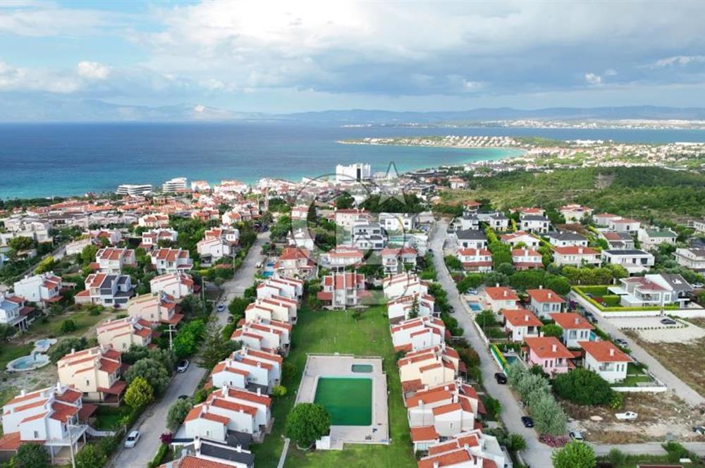 ÇEŞME ÖZGEKENT SİTESİ SATILIK 5+1 VİLLA 