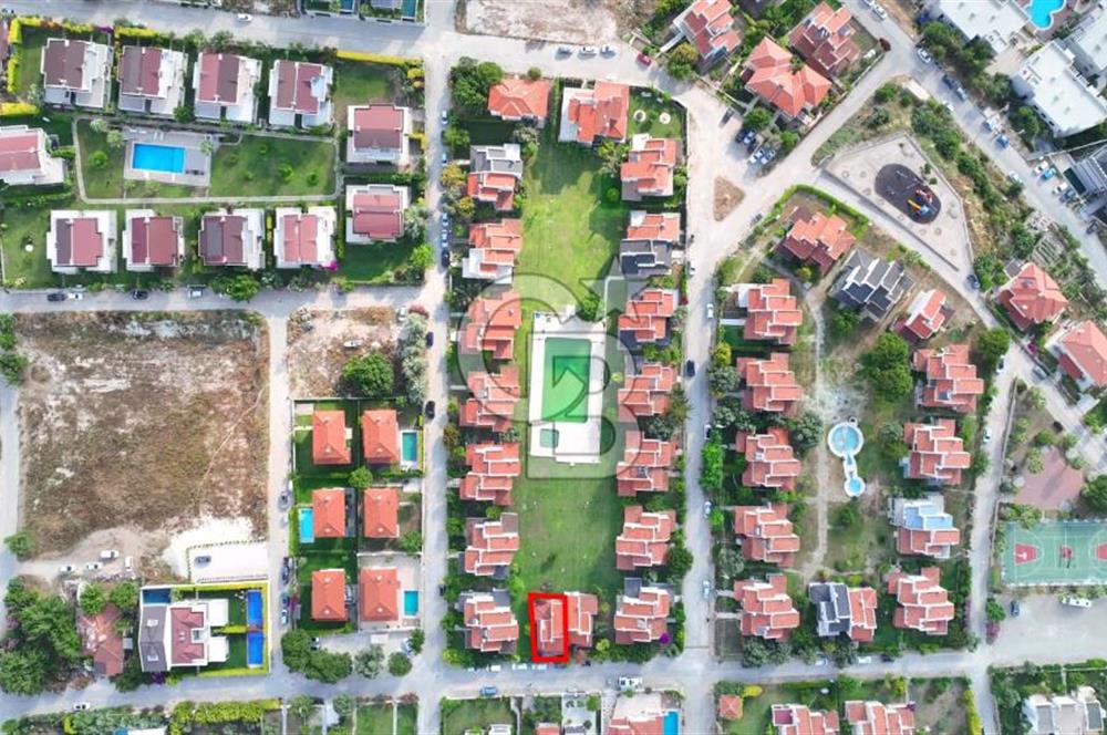 ÇEŞME ÖZGEKENT SİTESİ SATILIK 5+1 VİLLA 