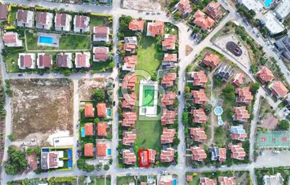 ÇEŞME ÖZGEKENT SİTESİ SATILIK 5+1 VİLLA 