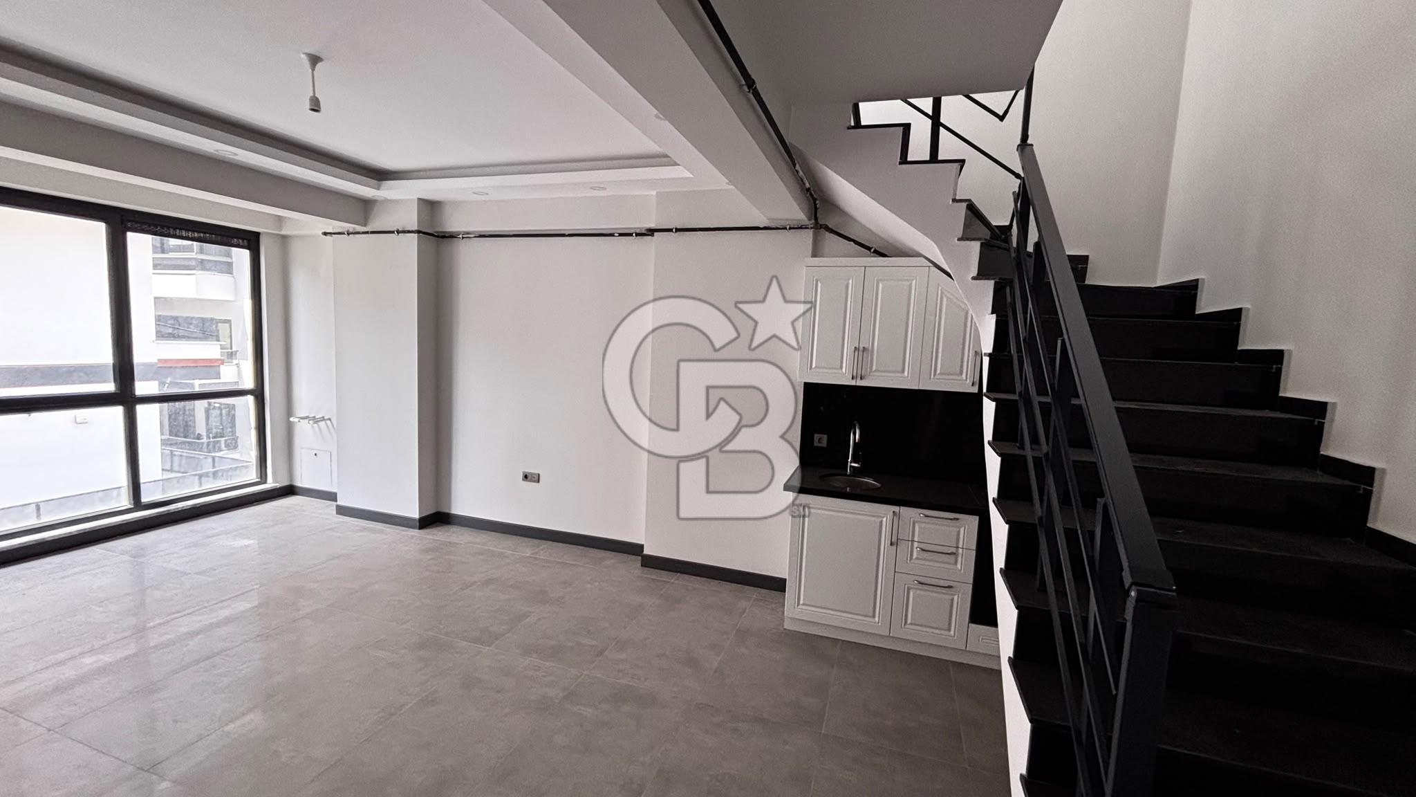 Başiskele Serdar Mah. Zümra İş Merkezi Satılık 1+1 Dublex Ofis