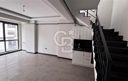 Başiskele Serdar Mah. Zümra İş Merkezi Satılık 1+1 Dublex Ofis