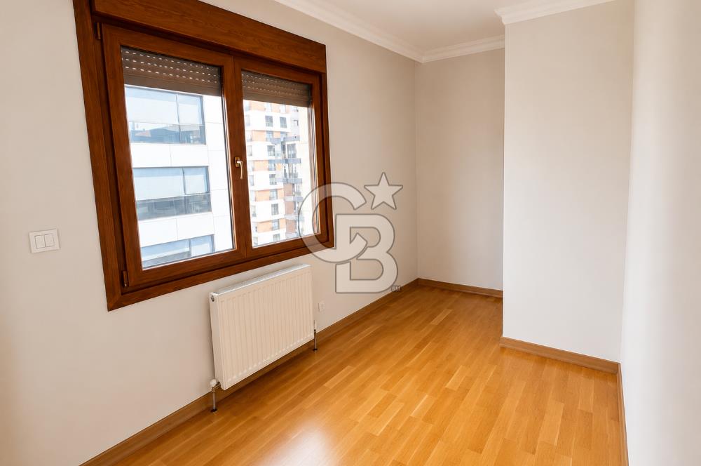 ERENKÖY DİVAN PASTANESİ SOKAĞINDA GENİŞ 3+1