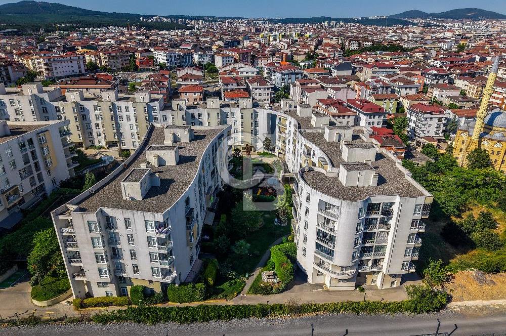 Sanacaktepe Sarıgazi Mahallesi Ovalbahçe Sitesi 2+1 Satılık Daire