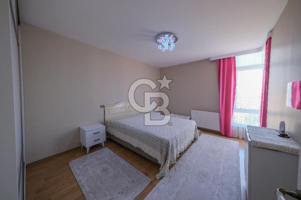 Sanacaktepe Sarıgazi Mahallesi Ovalbahçe Sitesi 2+1 Satılık Daire