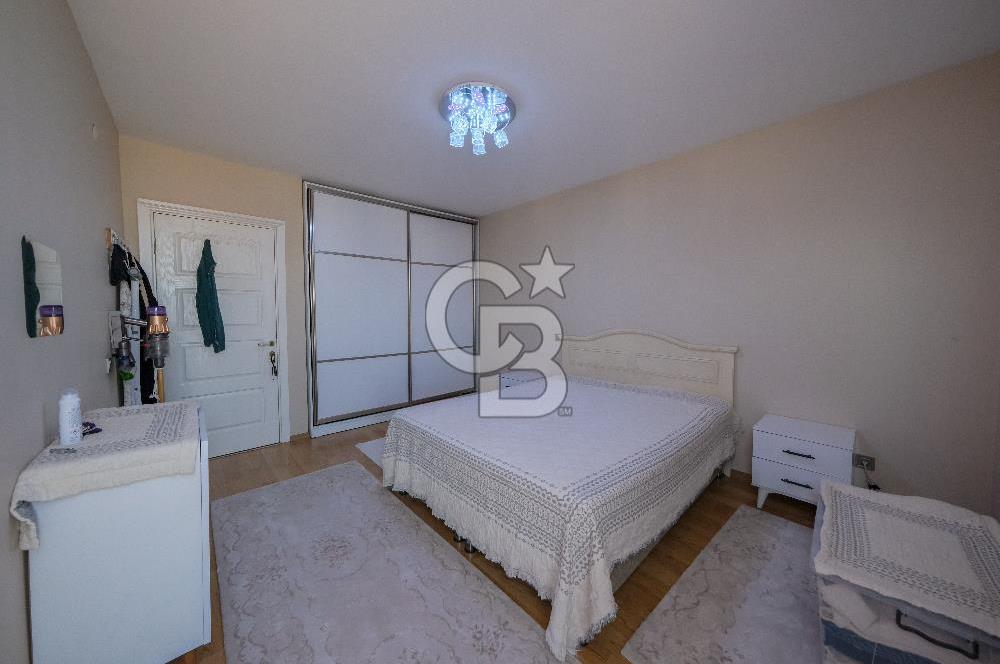 Sanacaktepe Sarıgazi Mahallesi Ovalbahçe Sitesi 2+1 Satılık Daire