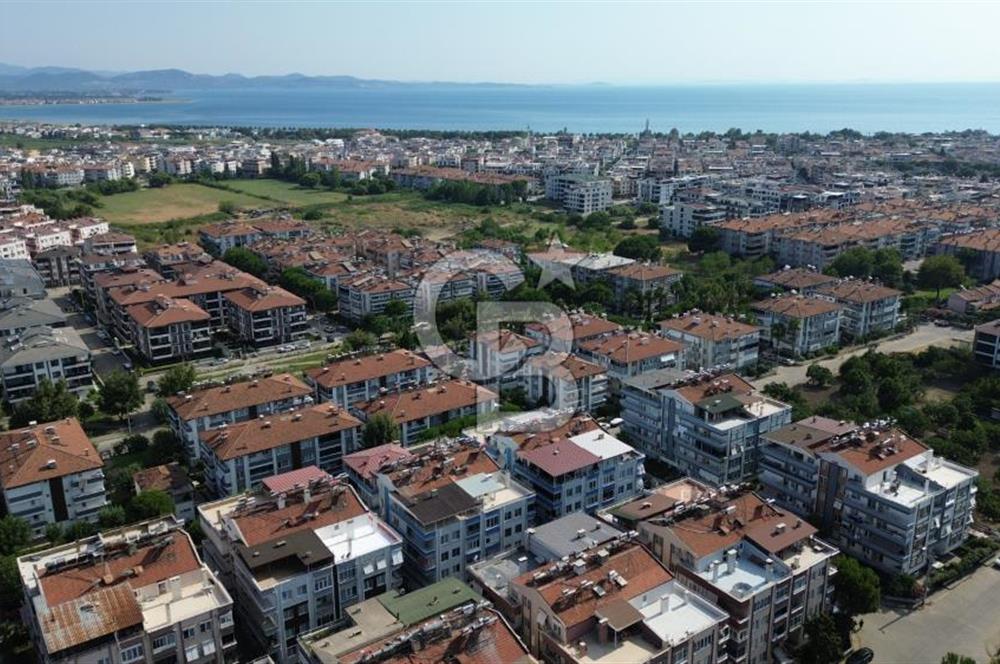AKÇAY ALTINKUM'DA DEMİRBAYRAK SİTESİNDE 5+1 SATILIK GENİŞ DAİRE