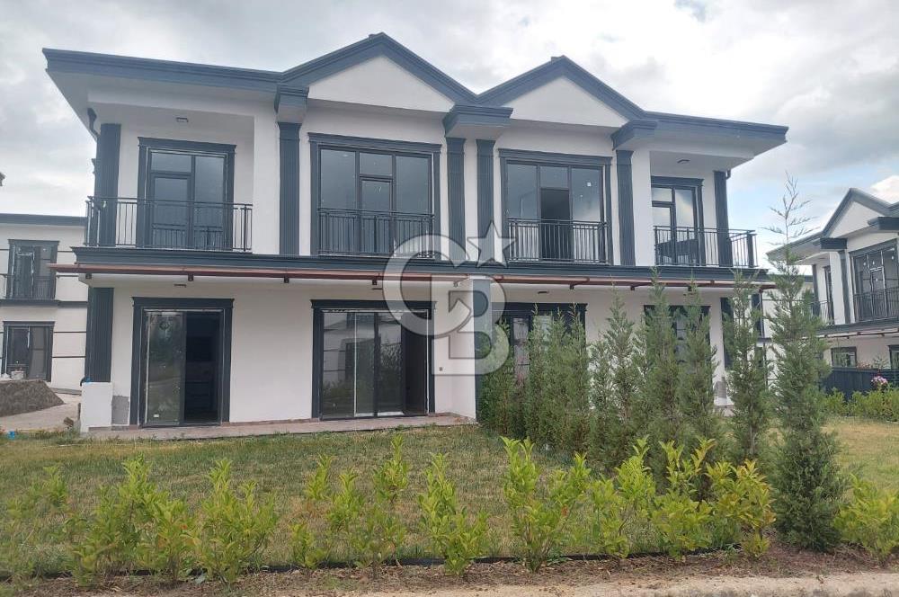 Yeniköy Atakent Mahallesi 4+1 Satılık Havuzlu Sıfır Villa