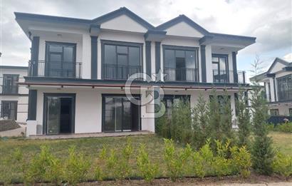 Yeniköy Atakent Mahallesi 4+1 Satılık Havuzlu Sıfır Villa