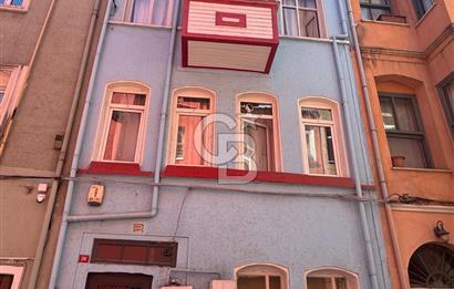 BALAT VODİNA CD. YAKIN 4 KATLI 155 M2 SATILIK MÜSTAKİL BİNA