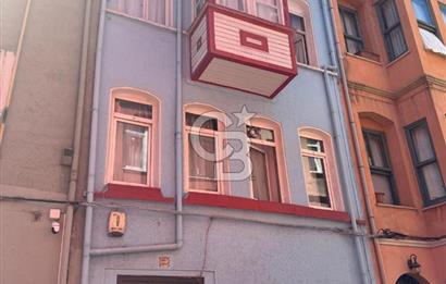 BALAT VODİNA CD. YAKIN 4 KATLI 155 M2 SATILIK MÜSTAKİL BİNA