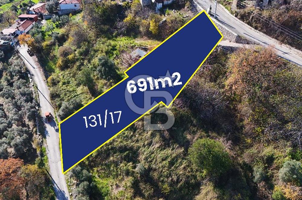 Muğla Menteşede Manzaralı 4 Odalı Köy Evi + 691 m² tarla