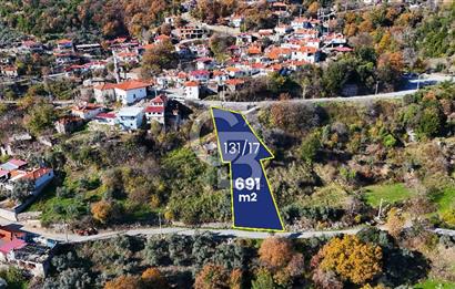 Muğla Menteşede Manzaralı 4 Odalı Köy Evi + 691 m² tarla