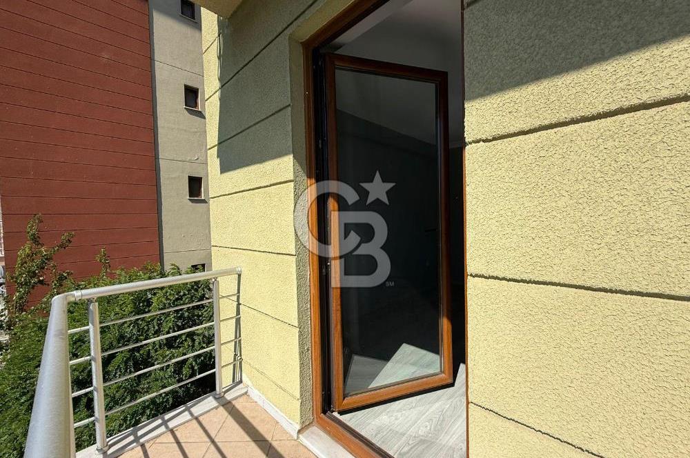 Sancaktepe Sarı Evler Sitesi 2+1 Arakat Daire-Kadir Akar