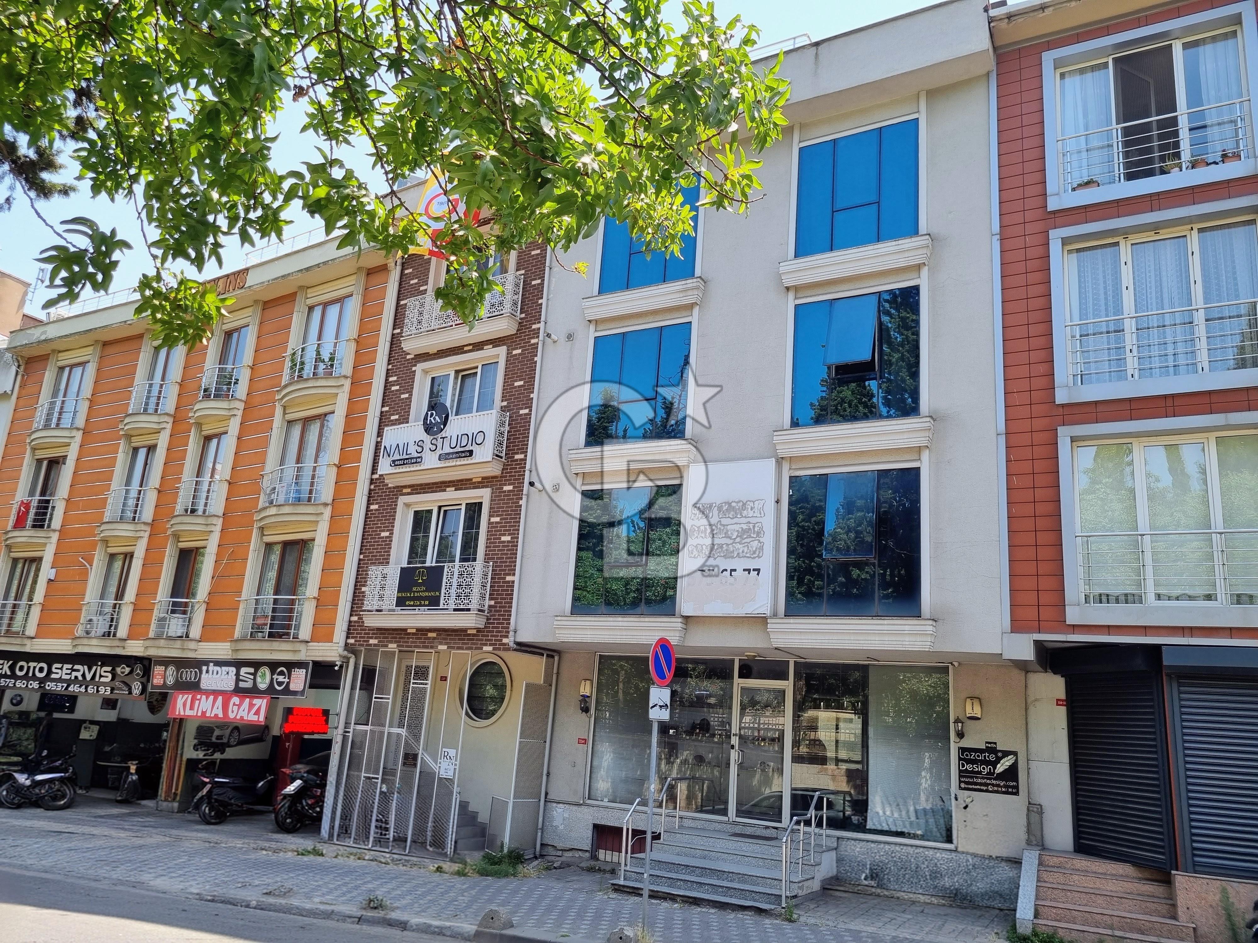 ATAŞEHİR İÇERENKÖY'DE SATILIK KOMPLE BİNA