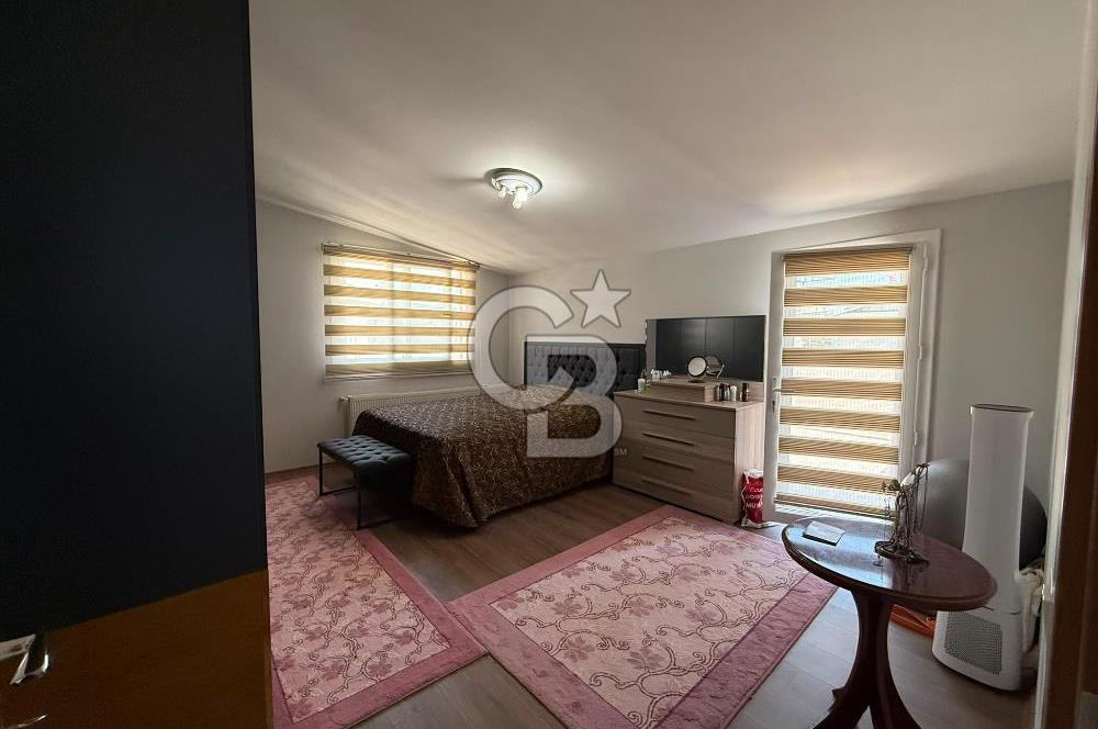 Kendine Ait Bahçesi Olan Teraslı Satılık Dubleks Daire
