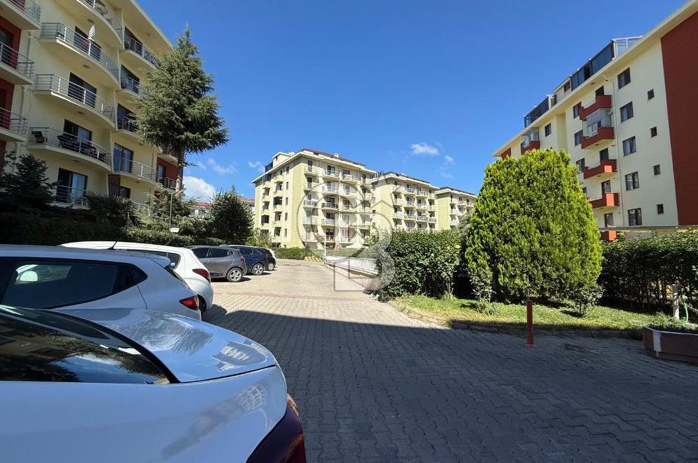 Sancaktepe Sarı Evler Sitesi 2+1 Arakat Daire-Kadir Akar