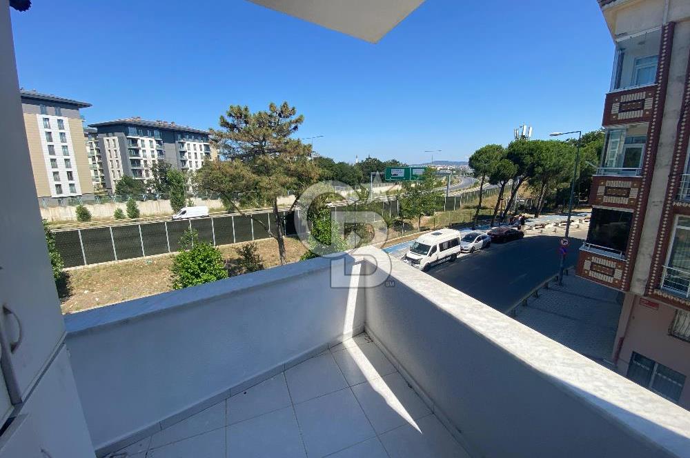 ÇEKMEKÖY ÇAMLIK MAHALLESİ'NDE 75 m² KİRALIK 2+1 DAİRE