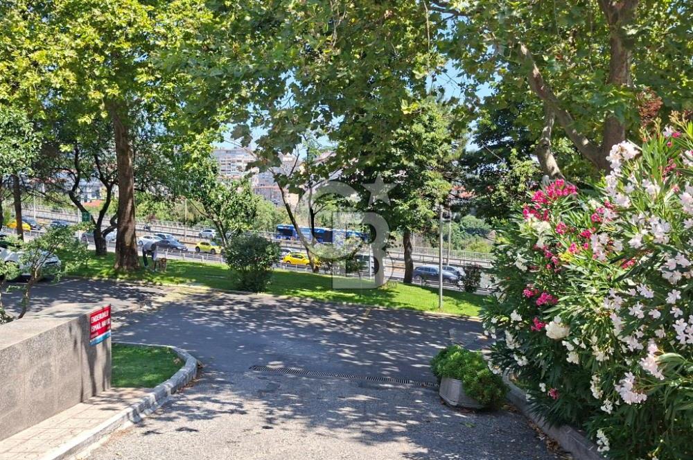 BEŞİKTAŞ BALMUMCU OTOPARKLI BAHÇELİ KURUMSAL KİRALIK MÜSTAKİL TİCARİ BİNA