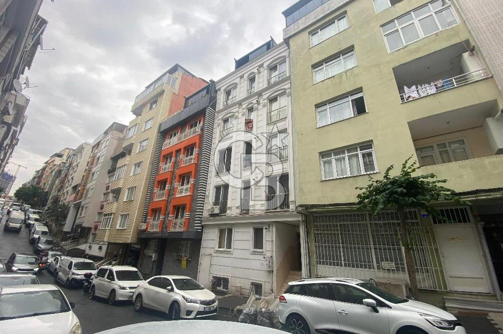 ŞİŞLİ HALİDE EDİP ADIVAR KUTLUBEY SOKAK'TA SATILIK 2+1 DAİRE