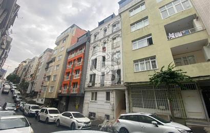 ŞİŞLİ HALİDE EDİP ADIVAR KUTLUBEY SOKAK'TA SATILIK 2+1 DAİRE