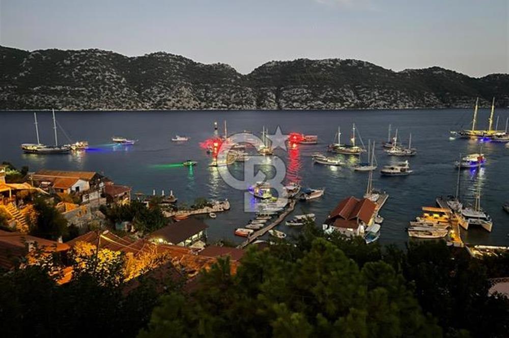 Antalya Demre'de Akdeniz RİVİERASI'NIN İncisi 928 M2