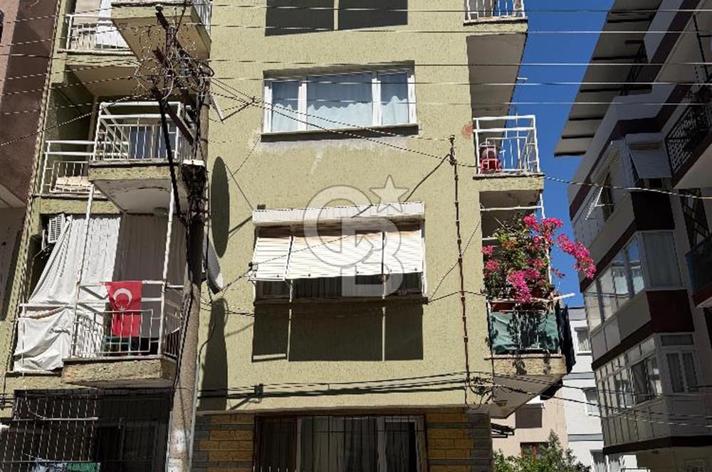 BALÇOVA'DA MASRAFSIZ BAHÇE KULLANIMLI 2+1 SATILIK DAİRE
