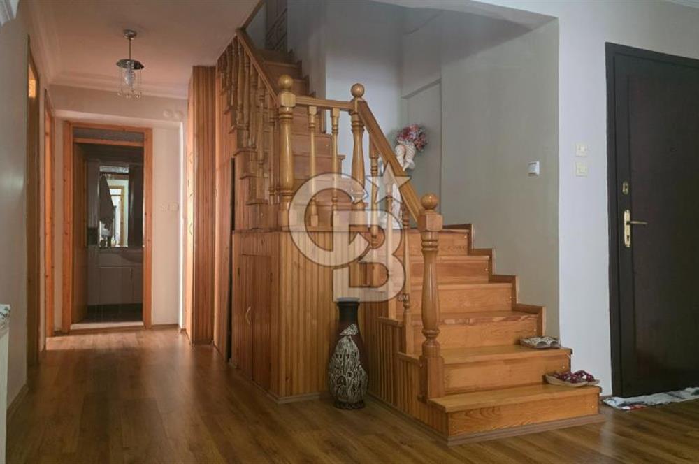 AKÇAY ALTINKUM'DA DEMİRBAYRAK SİTESİNDE 5+1 SATILIK GENİŞ DAİRE