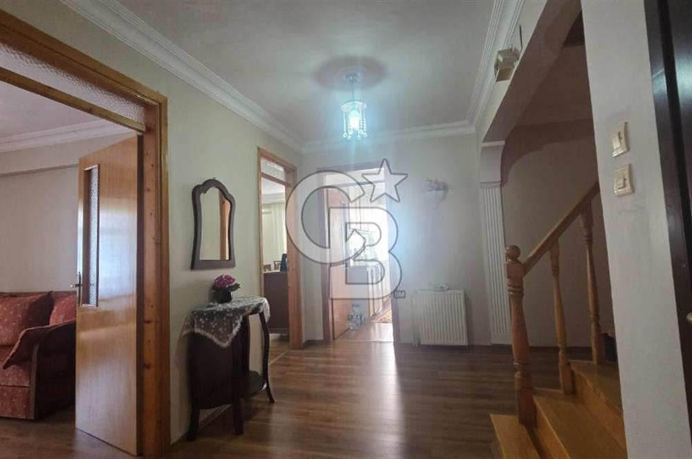 AKÇAY ALTINKUM'DA DEMİRBAYRAK SİTESİNDE 5+1 SATILIK GENİŞ DAİRE