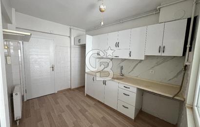 Üsküdar Merkez'de İçi Sıfır Masrafsız Balkonlu Ara Kat 3+1 Daire