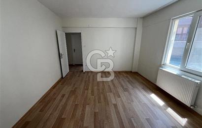 Üsküdar Merkez'de İçi Sıfır Masrafsız Balkonlu Ara Kat 3+1 Daire
