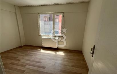 Üsküdar Merkez'de İçi Sıfır Masrafsız Balkonlu Ara Kat 3+1 Daire