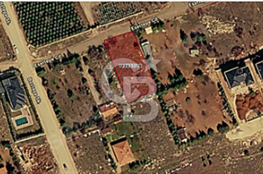 İNCEK-REYHAN CAD.-PRESTİJLİ KONUMDA-VİLLA ARSASI-101 M2 HİSSE