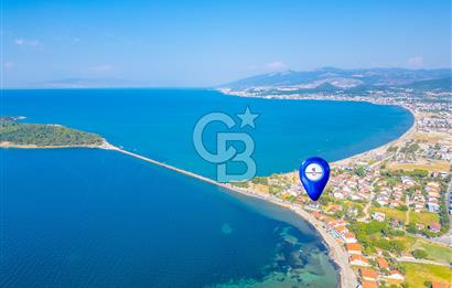 URLA İSKELE'DE DENİZE SIFIR VİLLA