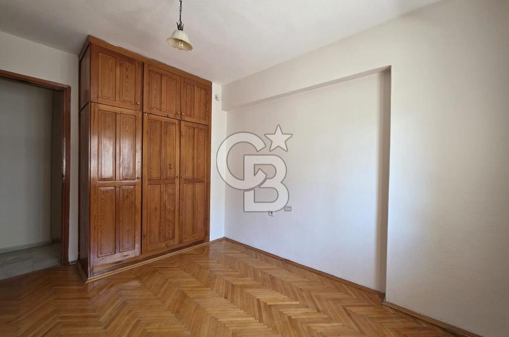 Bornova Süvari Caddesinde 2+1 Kiralık Daire