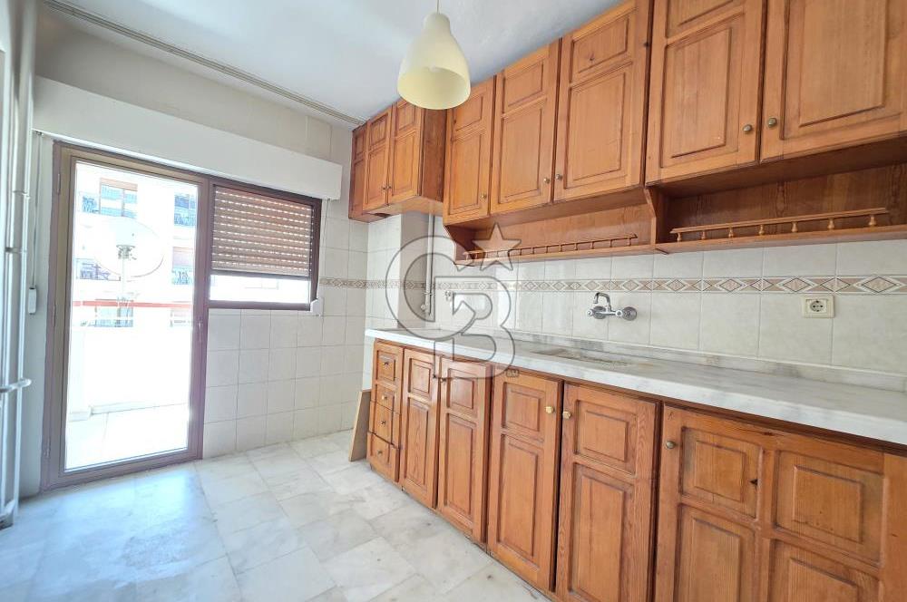 Bornova Süvari Caddesinde 2+1 Kiralık Daire