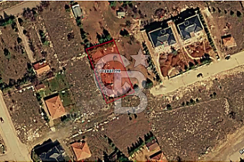 İNCEK-REYHAN CAD.-PRESTİJLİ KONUMDA-VİLLA ARSASI-202 M2 HİSSE